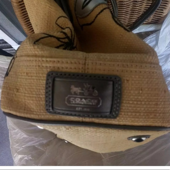 ❌SOLD ❌Coach Hampton Anniversary Floral Straw - Picture 3 of 8